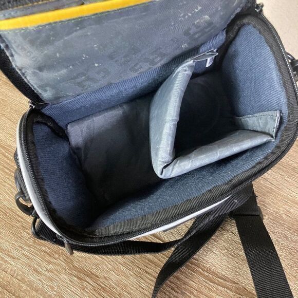 Ruggard Onyx VSY-125B Camera Bag Compact Camcorder‎ Shoulder Carry Case - Picture 8 of 8